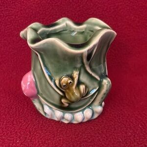 Mud Man Lucky Bamboo Fisherman Frog on Lily Pad Vase